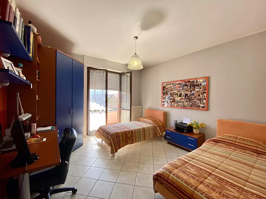 Immagine 9 di Quadrilocale in vendita  in Viale Europa 13 a Grinzane Cavour