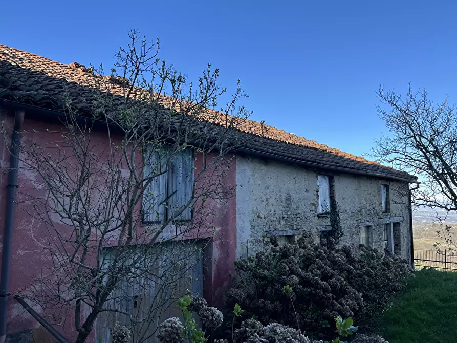 Immagine 4 di Rustico / casale in vendita  in Via Belvedere 4 a Serravalle Langhe