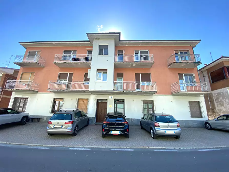 Immagine 2 di Trilocale in vendita  in SP661 16 a Monchiero