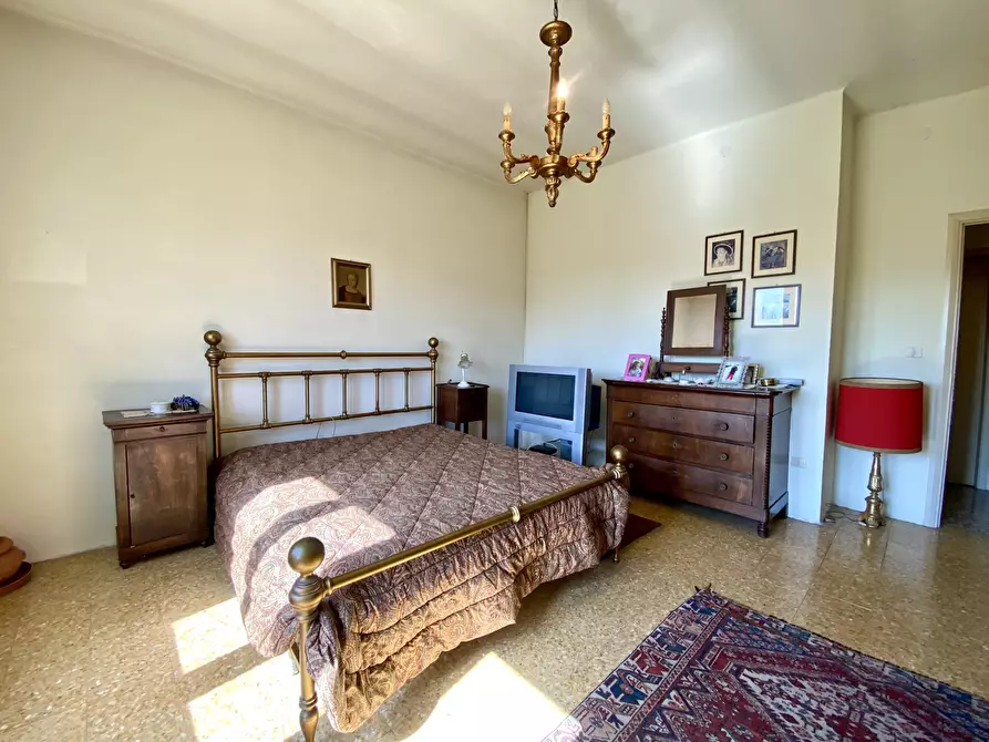 Immagine 11 di Trilocale in vendita  in SP661 16 a Monchiero