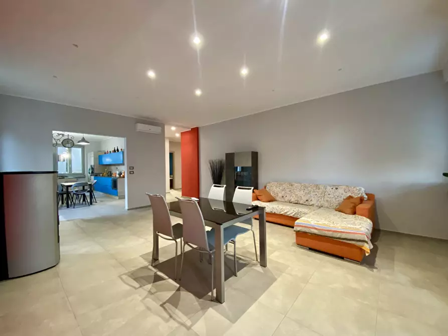 Immagine 1 di Pentalocale in vendita  in Strada Privata 12 a Carrù