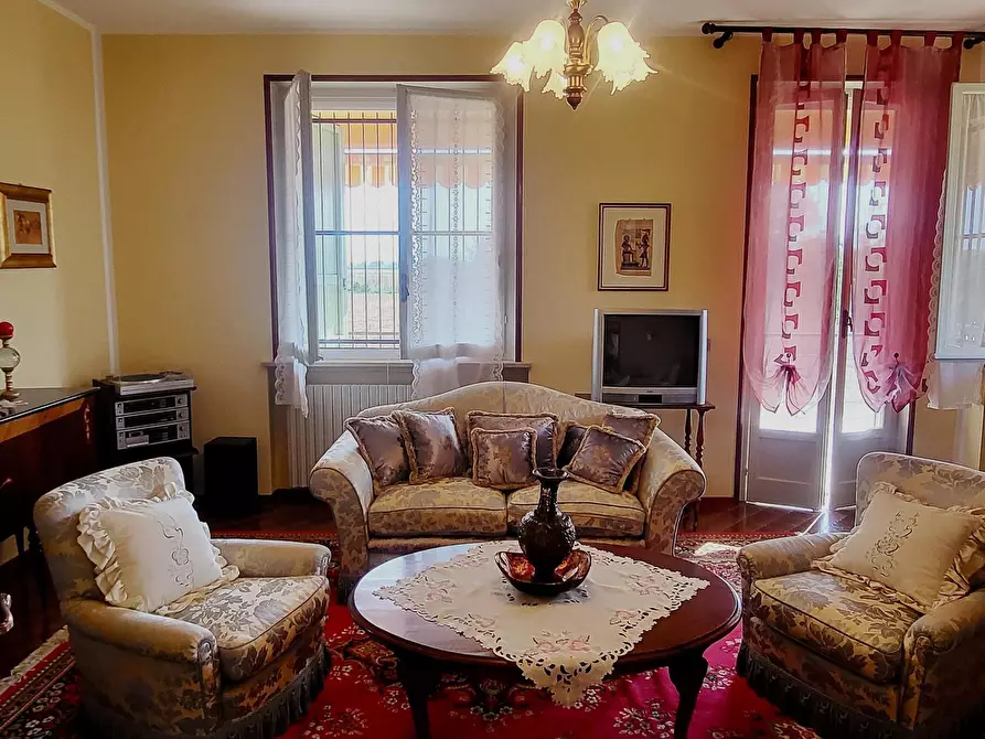 Immagine 19 di Villa in vendita  in Strada Cinta Fossa 6a a Roccabianca