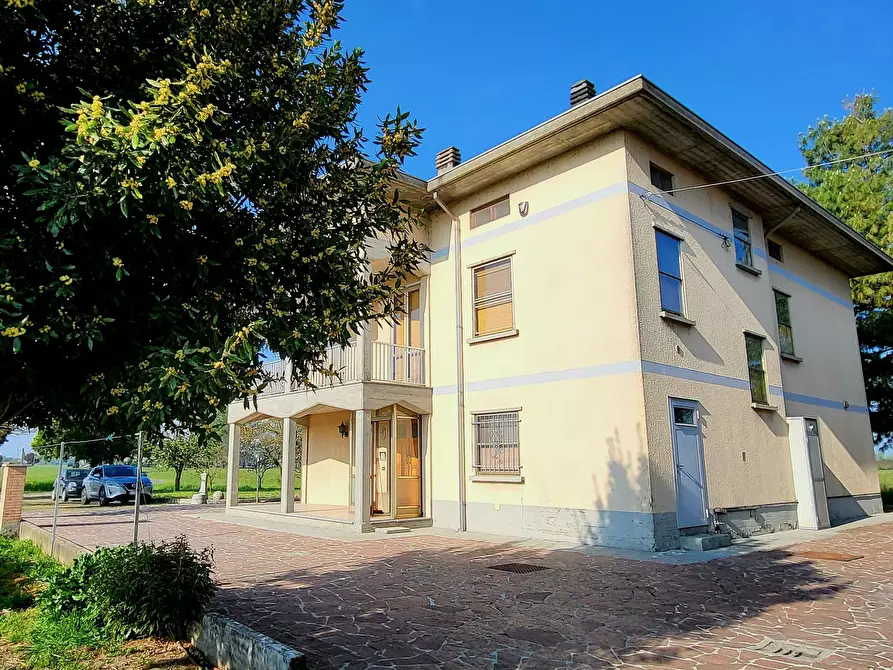 Immagine 3 di Casa bifamiliare in vendita  in Strada Bassa 3 a San Secondo Parmense
