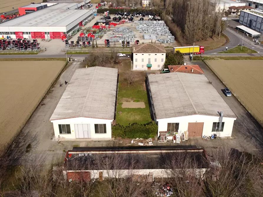 Immagine 2 di Attività artigianale in vendita  in via fienilbruciato 2 a Sissa Trecasali