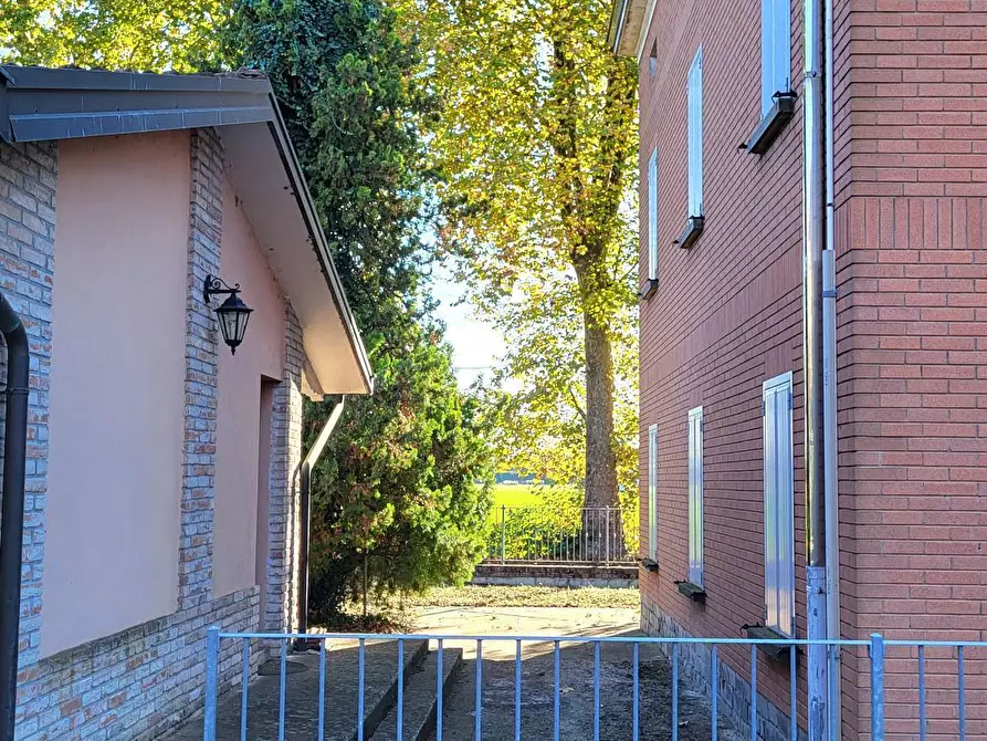 Immagine 3 di Villa in vendita  in Strada Cornazzano 3 a Sissa Trecasali