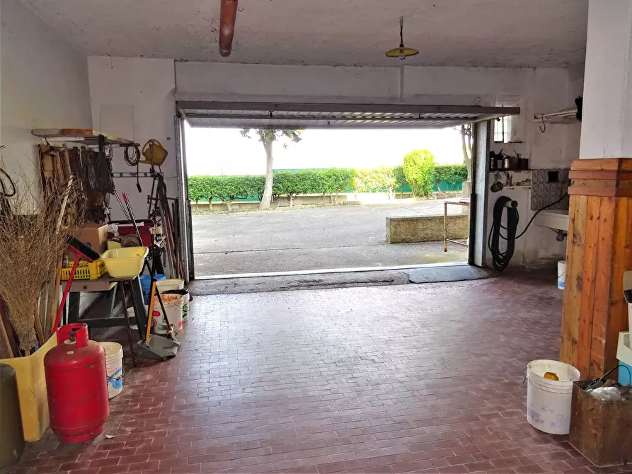 Immagine 9 di Villa in vendita  a Montemarciano