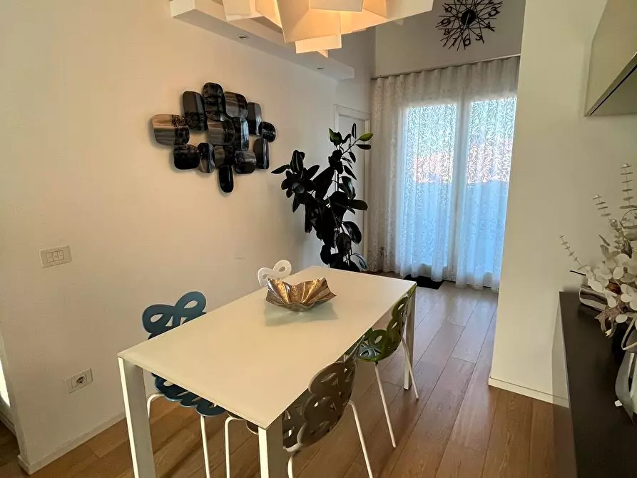 Immagine 22 di Attico in vendita  a Senigallia