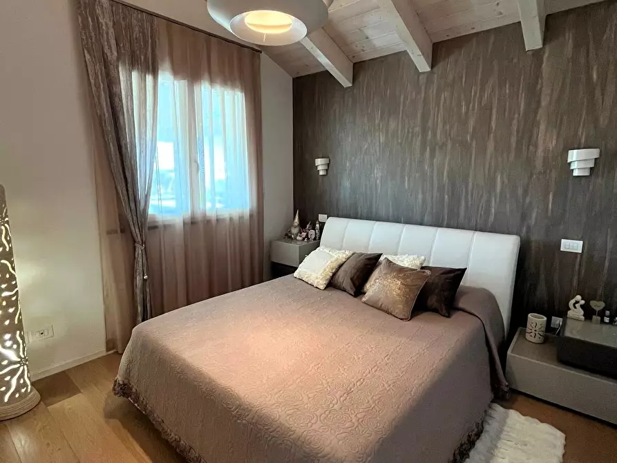 Immagine 12 di Attico in vendita  a Senigallia