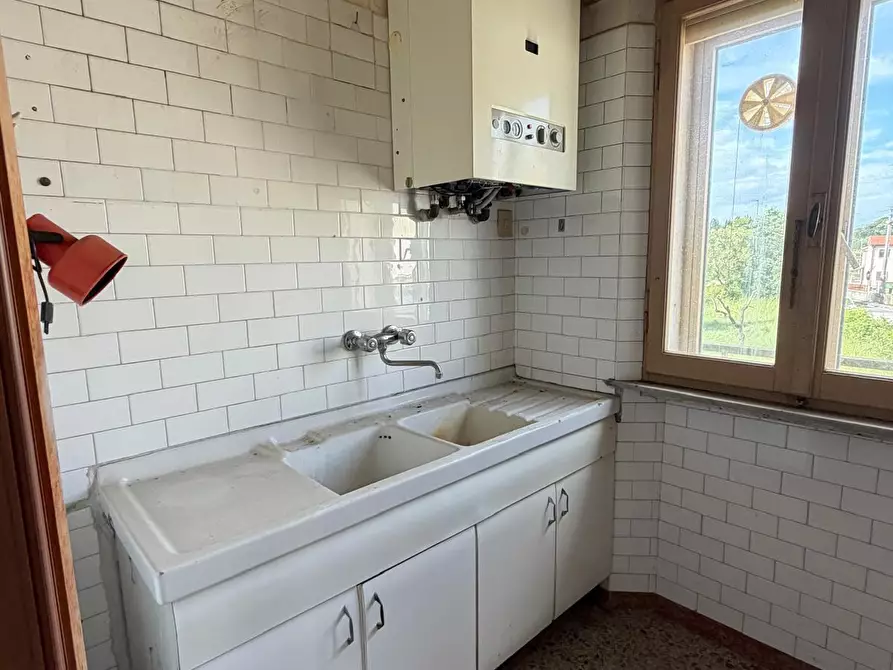 Immagine 9 di Casa bifamiliare in vendita  in Strada Comunale-Vallone a Senigallia