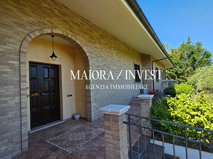 Immagine 36 di Villa in vendita  a Acquaviva Picena