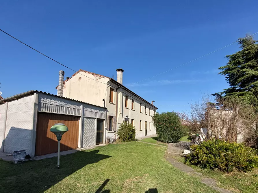 Immagine 1 di Casa indipendente in vendita  in Via Masin 45 a Rovigo
