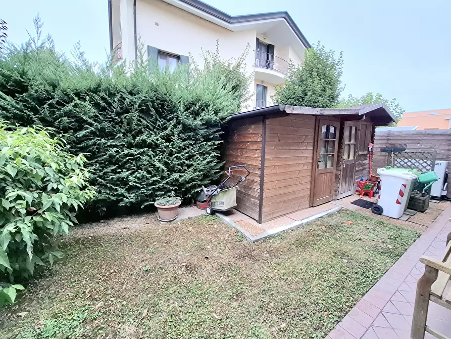 Immagine 19 di Casa bifamiliare in vendita  in Via E. Berlinguer 242 a Bosaro