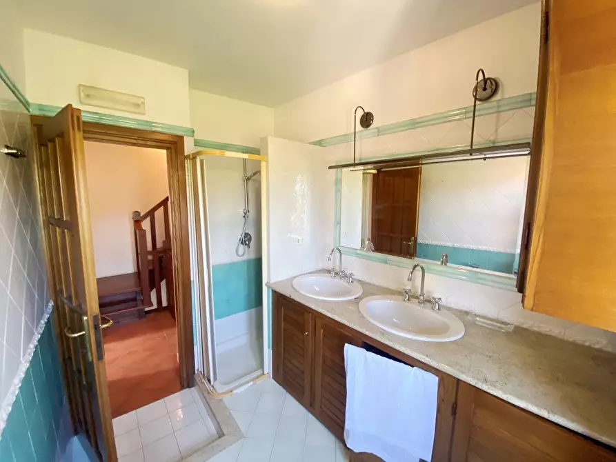 Immagine 8 di Casa trifamiliare in affitto  in Via della Resistenza 71 a Castelnuovo Magra