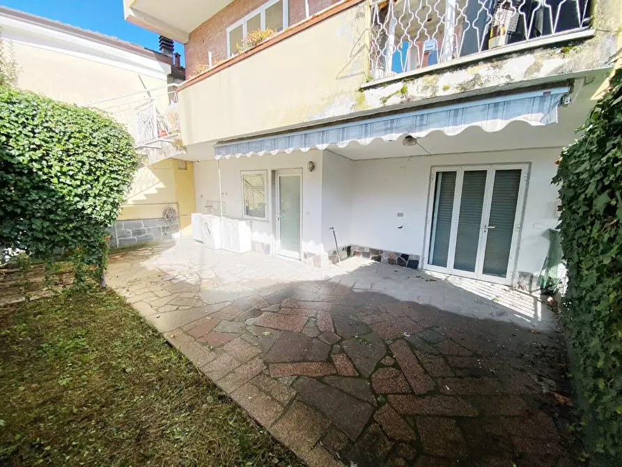 Immagine 21 di Casa trifamiliare in vendita  in Strada Statale 1 189 a Castelnuovo Magra