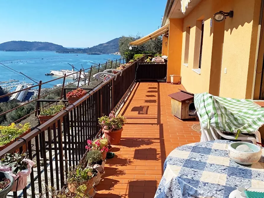 Immagine 2 di Villetta a schiera in vendita  in Via Monti Amoli 4c a La Spezia