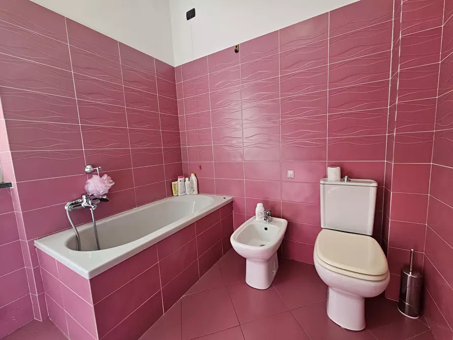 Immagine 20 di Villa in vendita  a Sarzana