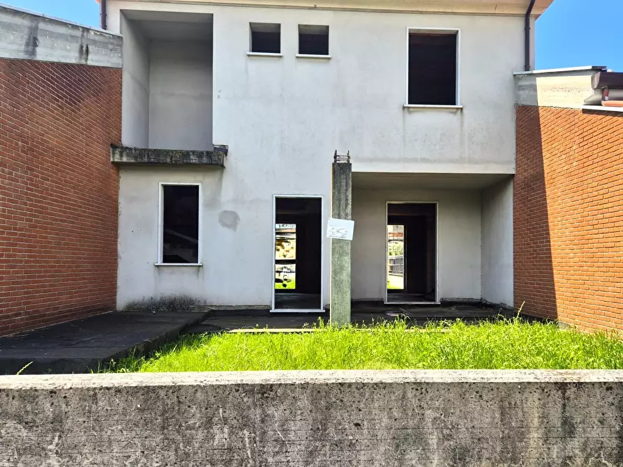 Immagine 4 di Villetta a schiera in vendita  in Via Bozzi 103 a Ortonovo