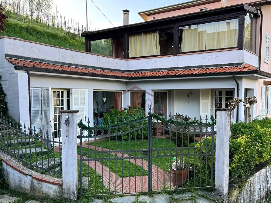 Immagine 3 di Casa bifamiliare in vendita  a Fivizzano
