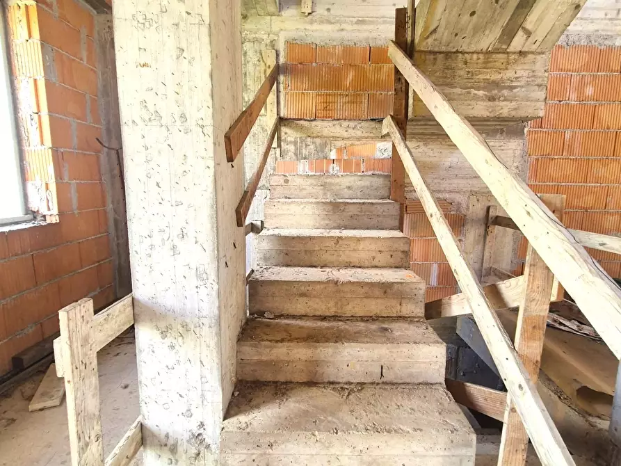 Immagine 9 di Villetta a schiera in vendita  in Via Bozzi 103 a Ortonovo