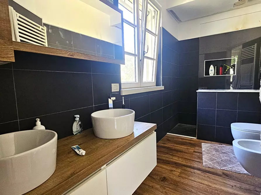 Immagine 35 di Villa in vendita  in Via Luparello 5 a Sarzana