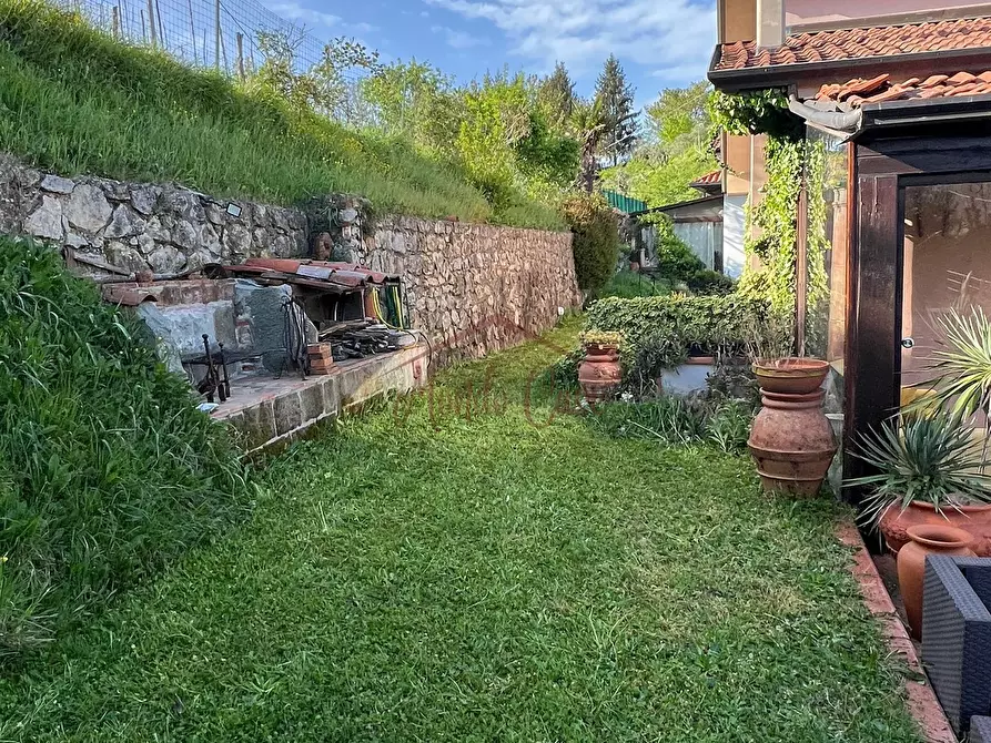 Immagine 7 di Casa bifamiliare in vendita  a Fivizzano