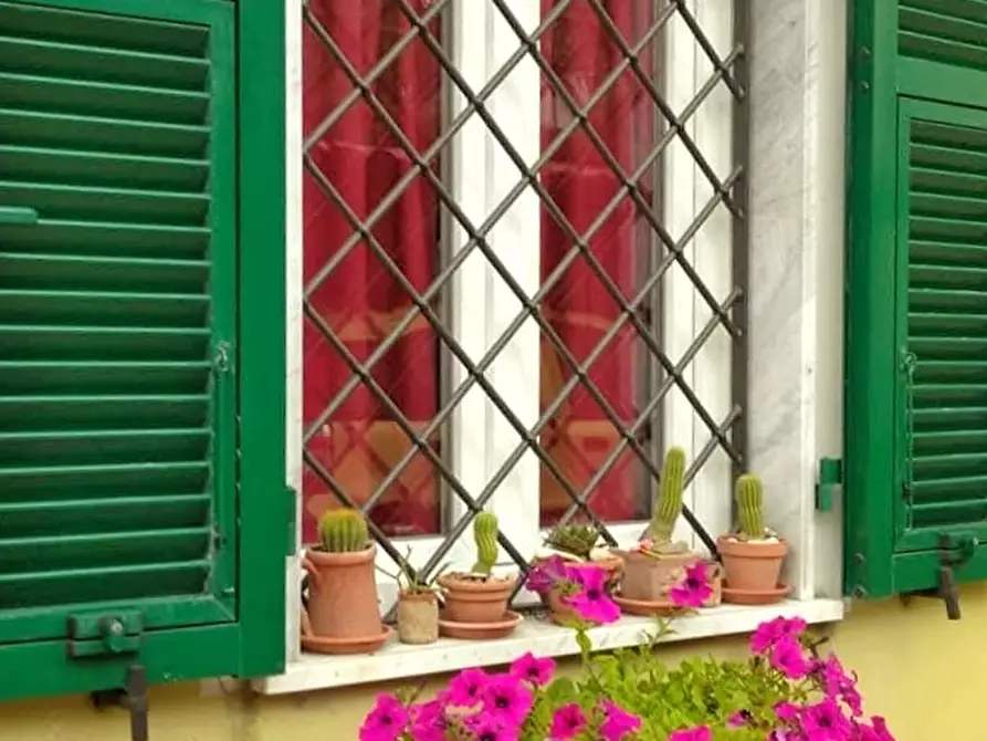 Immagine 34 di Porzione di casa in vendita  in Via Montecavallo a Sarzana