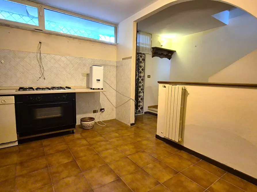 Immagine 49 di Villetta a schiera in vendita  in Via Madonnina 11 a Ortonovo