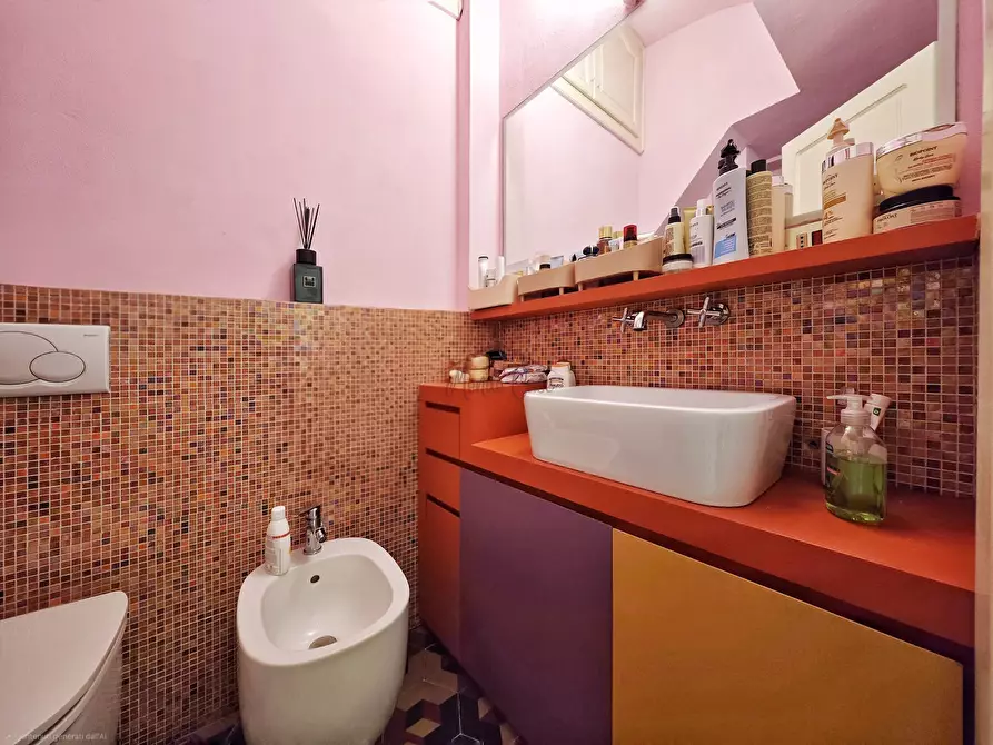 Immagine 22 di Trilocale in vendita  a Sarzana