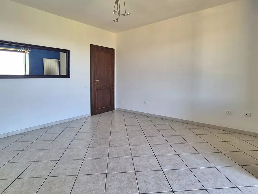 Immagine 24 di Trilocale in vendita  in Via Canale 106 a Castelnuovo Magra