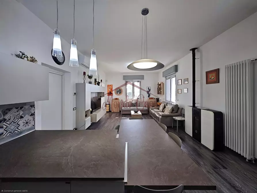 Immagine 13 di Villa in vendita  in Via Provinciale 40 a Castelnuovo Magra