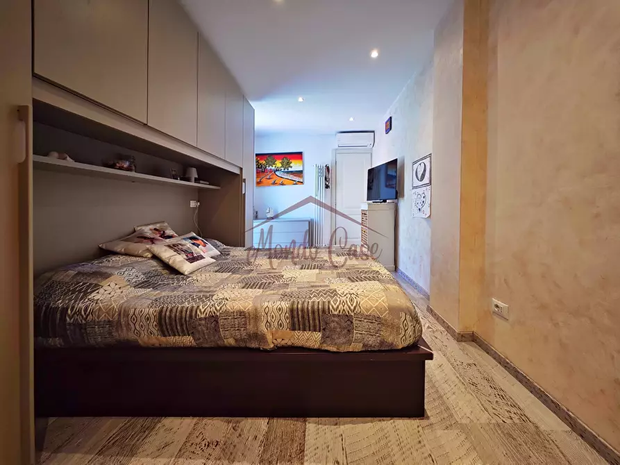 Immagine 38 di Pentalocale in vendita  in Via Socrate Benacci 29 a Sarzana