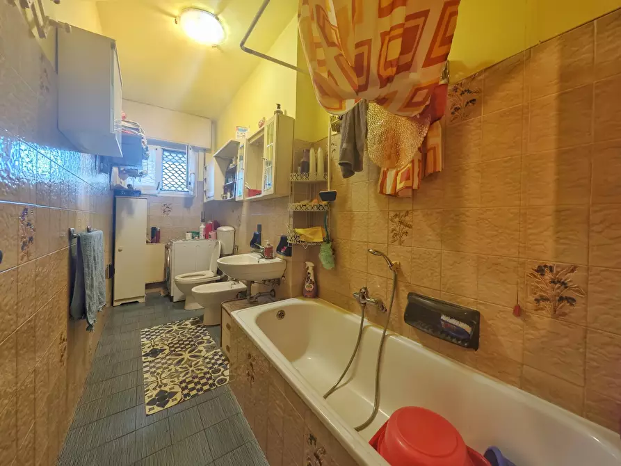 Immagine 27 di Quadrilocale in vendita  in Via Antonio Gramsci 31 a Ortonovo