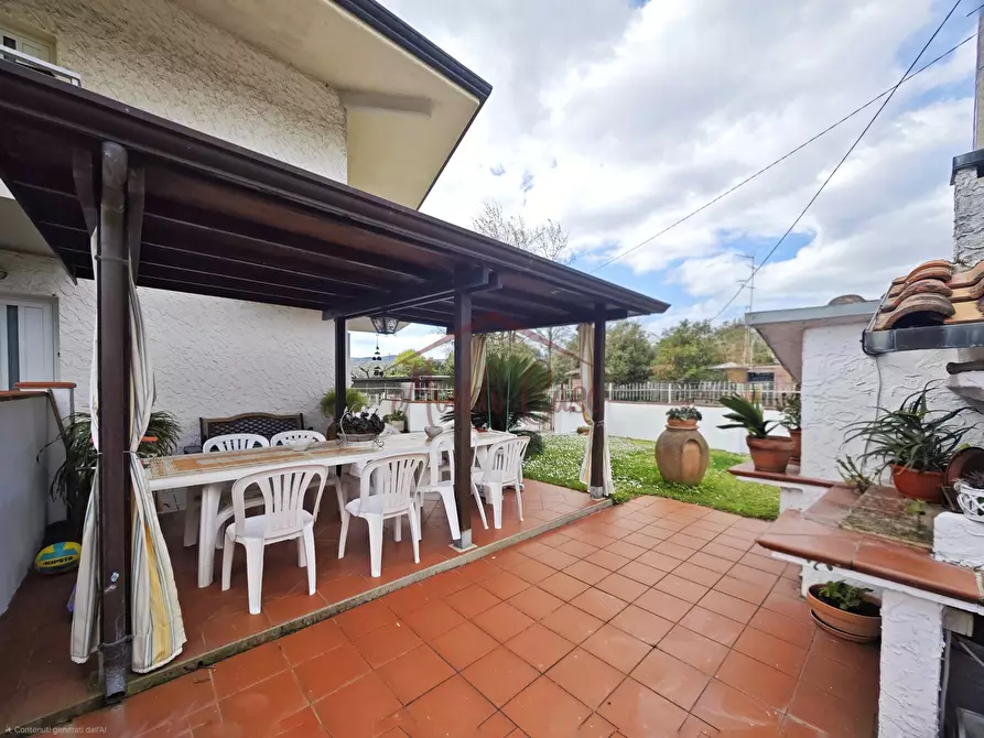 Immagine 53 di Porzione di casa in vendita  a Fosdinovo
