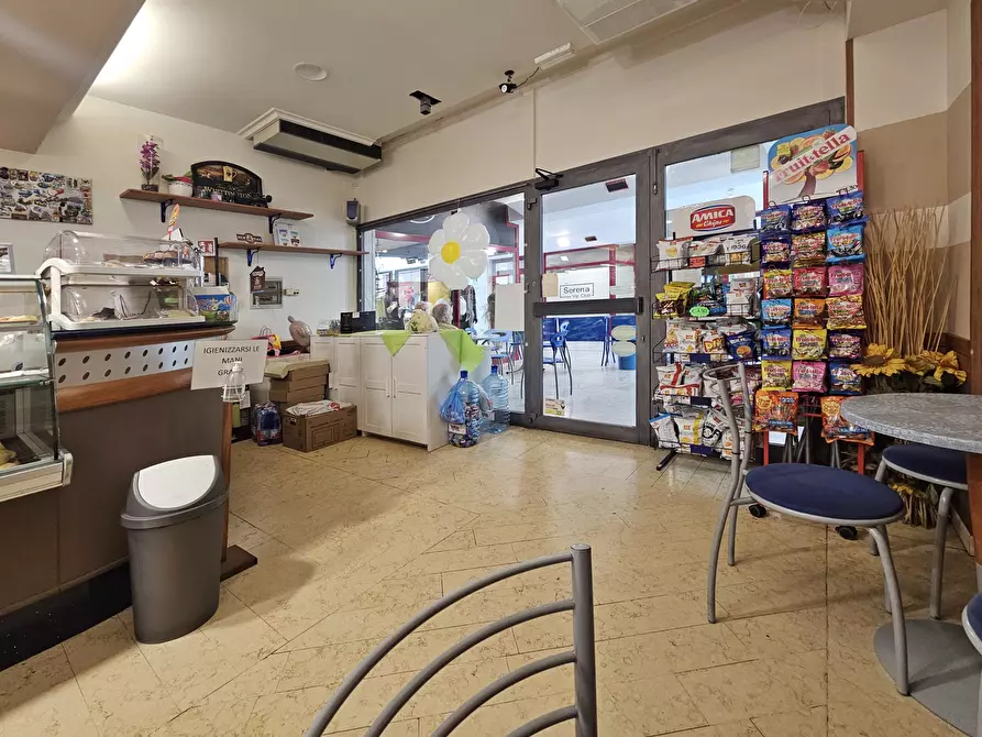 Immagine 6 di Bar / Ristorante in vendita  in Via Eugenio Montale 35 a Carrara