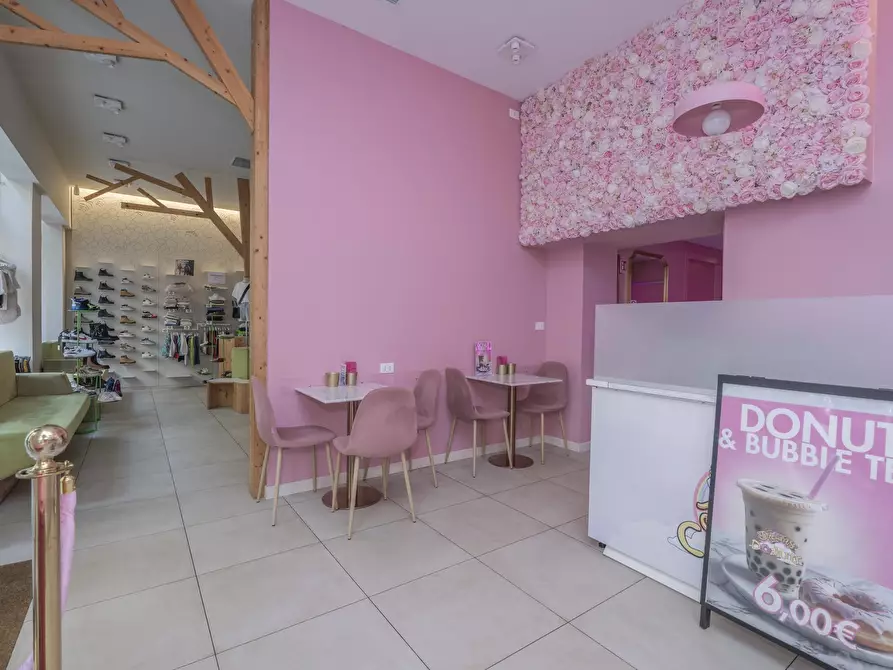 Immagine 38 di Attività commerciale in vendita  in Via Antonio Gramsci 15 a Torino