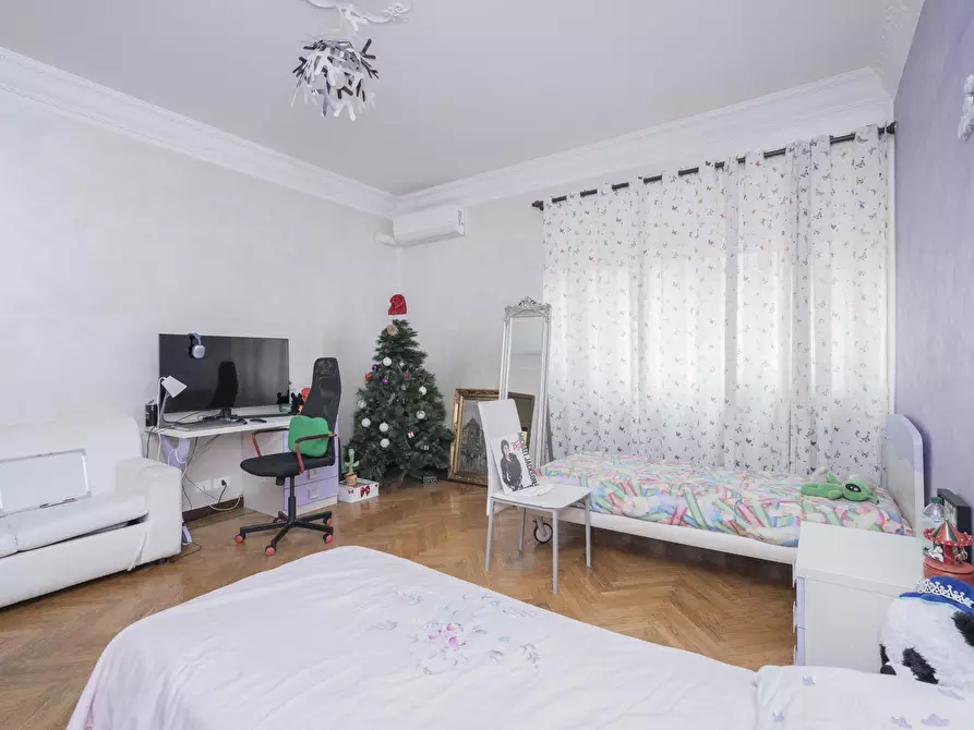 Immagine 18 di Trilocale in vendita  in Via Aosta 60 a Torino