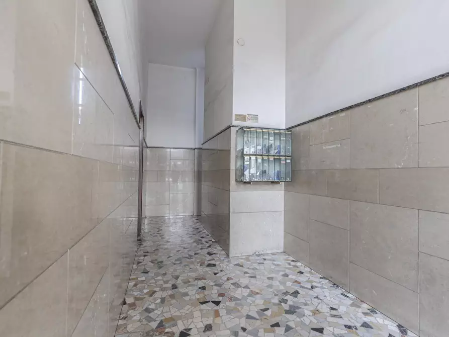 Immagine 3 di Trilocale in vendita  in Via Bologna 93 a Torino