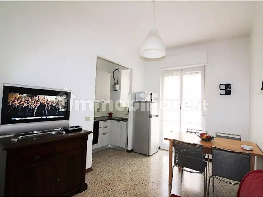 Immagine 5 di Bilocale in vendita  in Via Lodi 9 a Torino