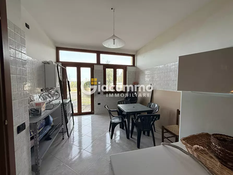 Immagine 38 di Casa bifamiliare in vendita  in Via Mezzana 209 a Potenza