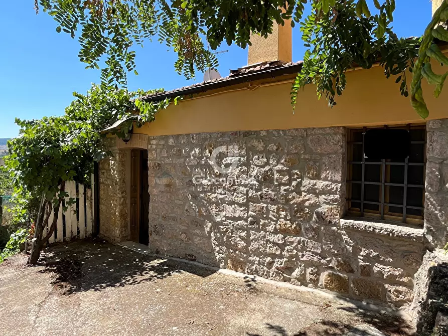 Immagine 1 di Casa indipendente in vendita  in Largo Gagliardi a Avigliano