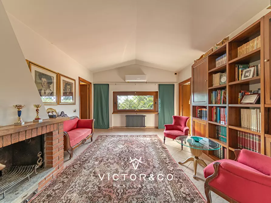 Immagine 27 di Villa in vendita  in Viale Parco Mazza sn a Oleggio