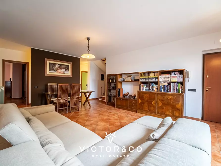 Immagine 23 di Casa bifamiliare in vendita  in Via Borghetto 4 a Casalino