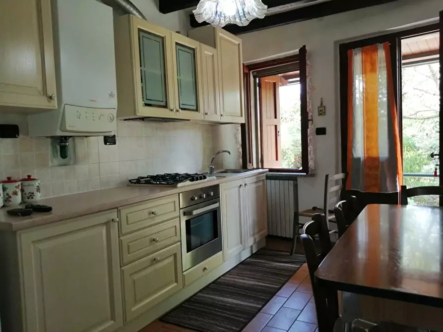 Immagine 1 di Trilocale in affitto  a Varano De' Melegari