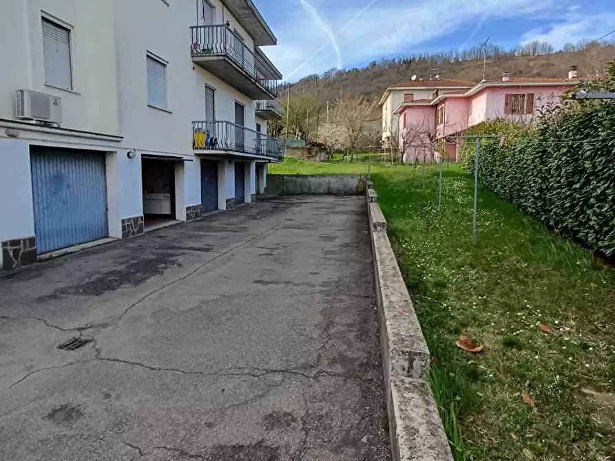 Immagine 27 di Trilocale in vendita  a Medesano