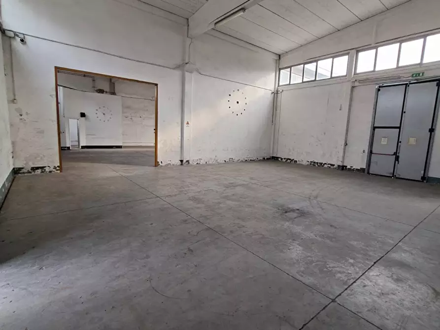 Immagine 14 di Capannone industriale in vendita  a Parma