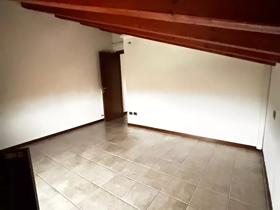 Immagine 28 di Monolocale in vendita  a Medesano