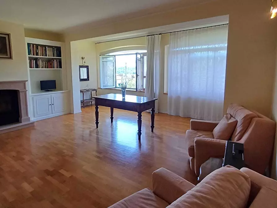 Immagine 10 di Casa bifamiliare in vendita  a Varano De' Melegari