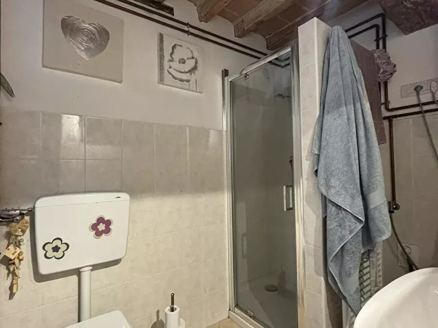 Immagine 18 di Appartamento in vendita  a Varano De' Melegari