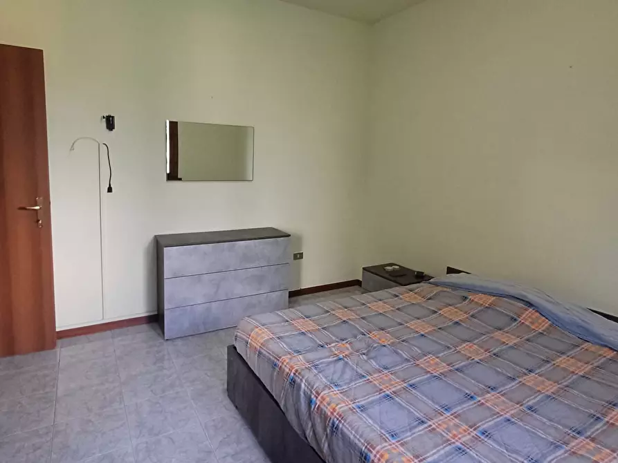 Immagine 25 di Trilocale in vendita  a Medesano