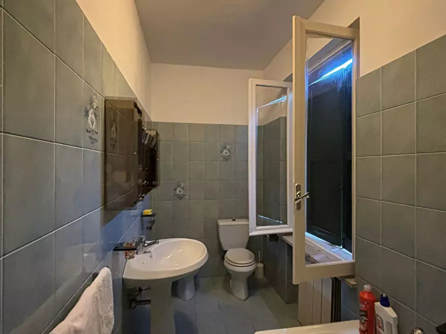 Immagine 10 di Trilocale in affitto  a Varano De' Melegari